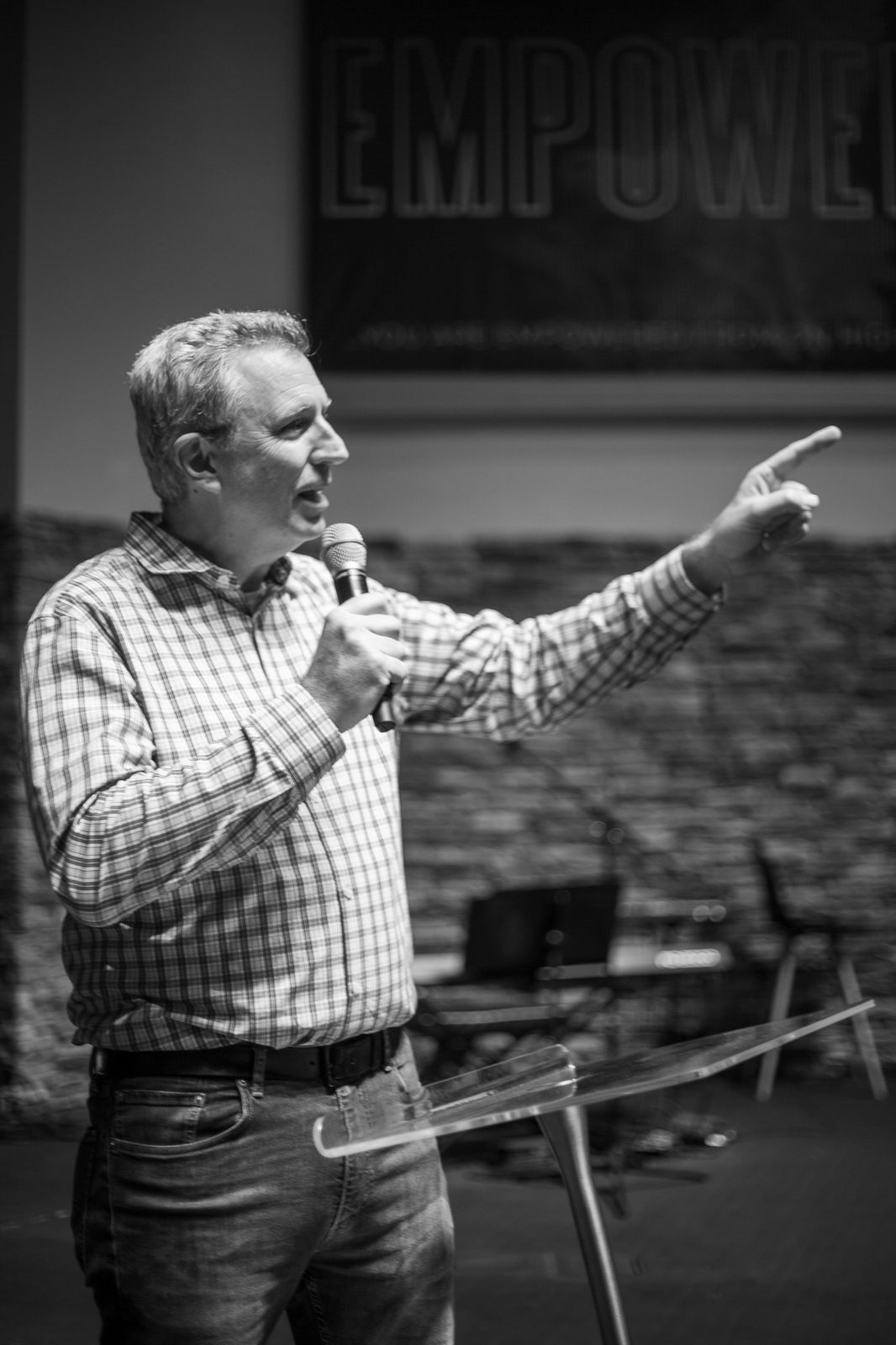Speaking at a Hot Springs rally, black and white